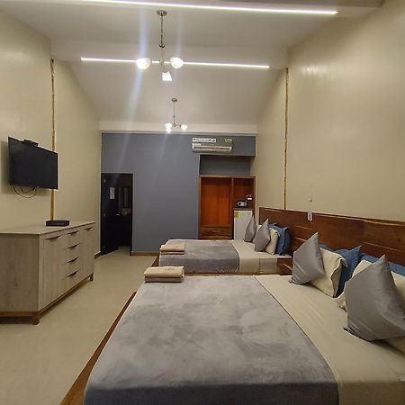 Hotel Berlin International Пуэрто-Лопес Экстерьер фото