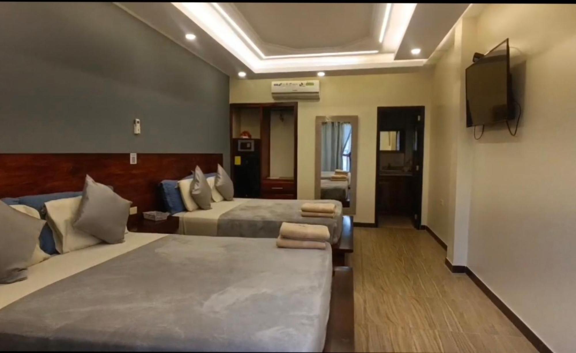 Hotel Berlin International Пуэрто-Лопес Экстерьер фото