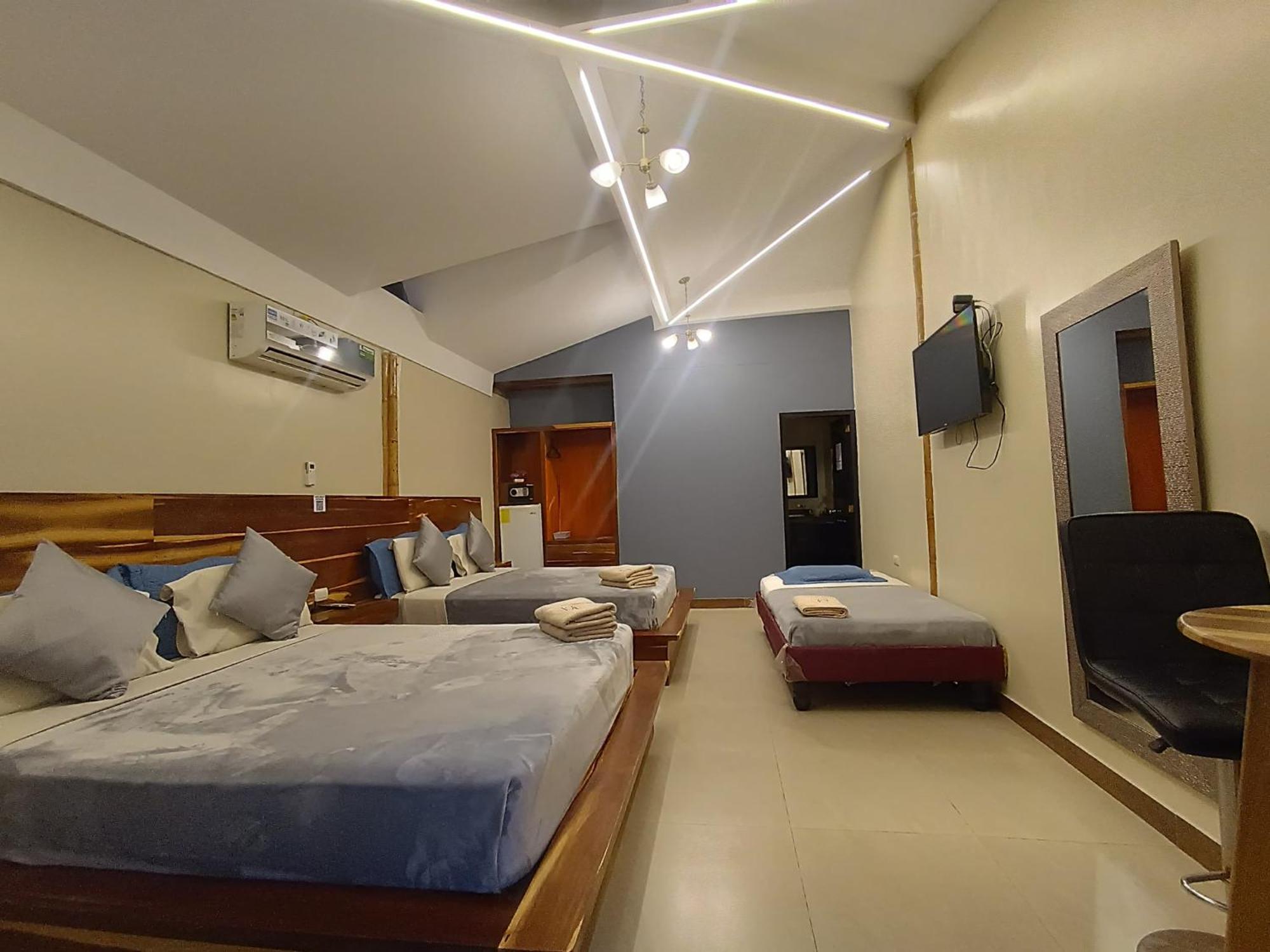 Hotel Berlin International Пуэрто-Лопес Экстерьер фото